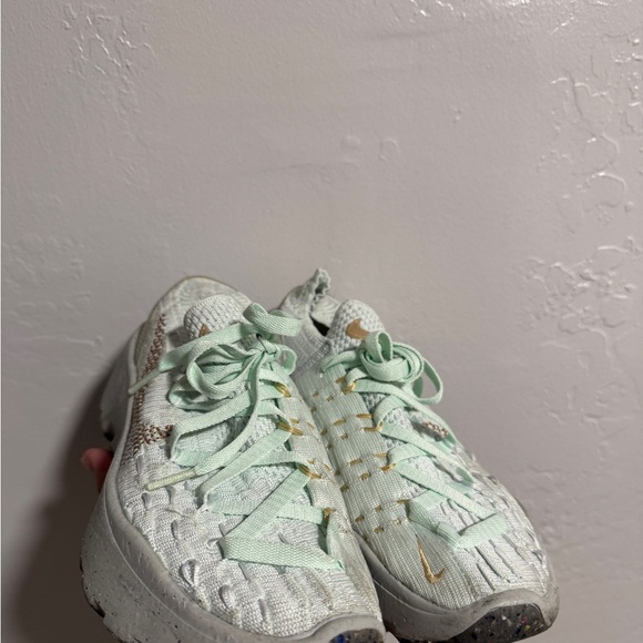 Nike Shoes - USED Nike Space Hippie 04 Barely Green Hemp Football Grey Sesame Size 8